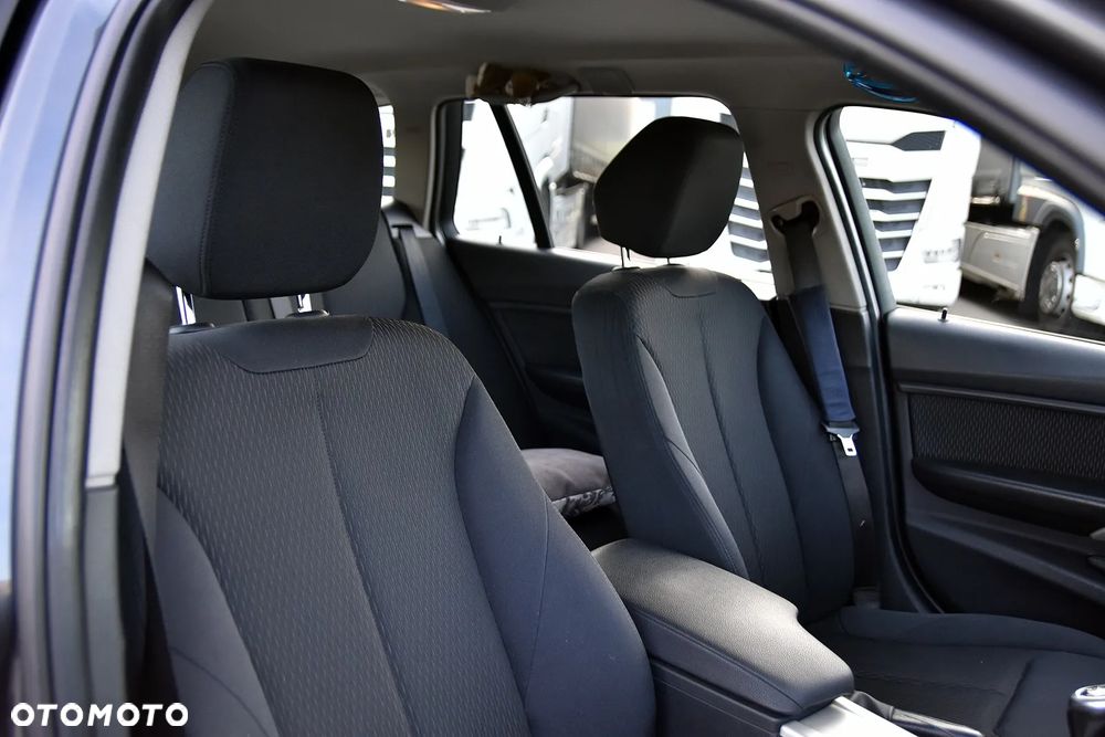 BMW Seria 3 320d - 18