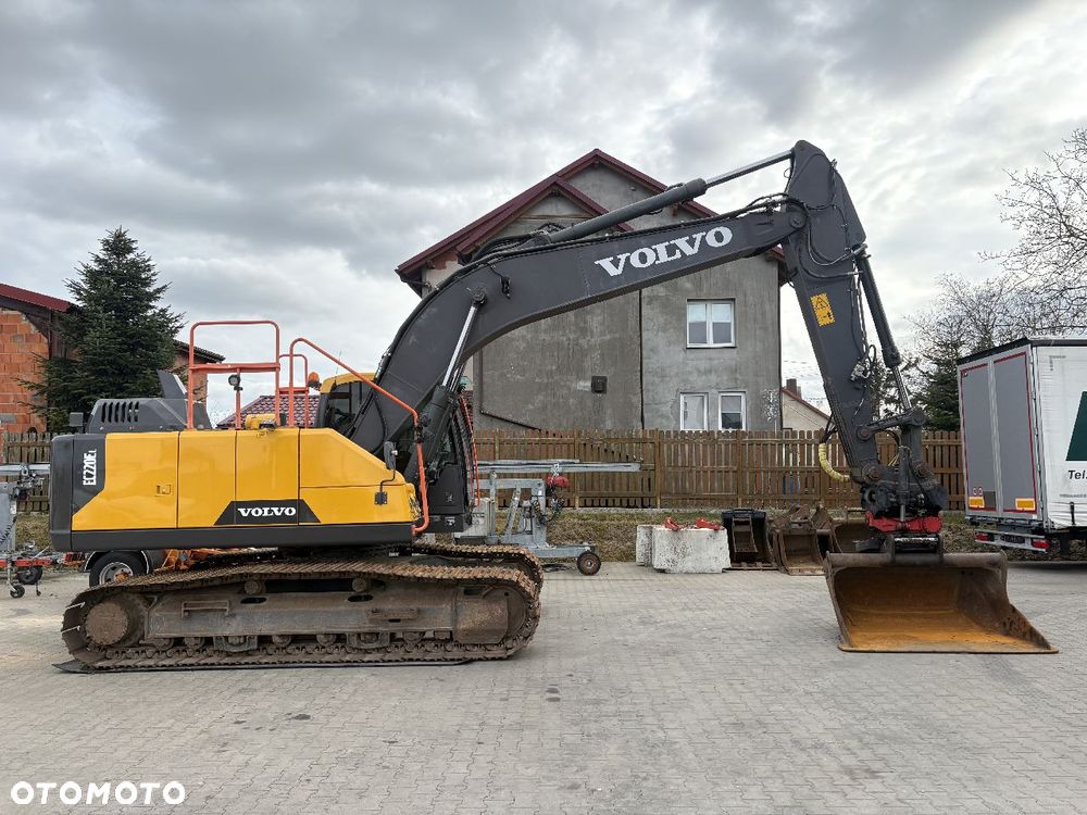 Volvo EC220EL ROTOTILT SZCZYPCE 3 ŁYŻKI 25 TON - 1