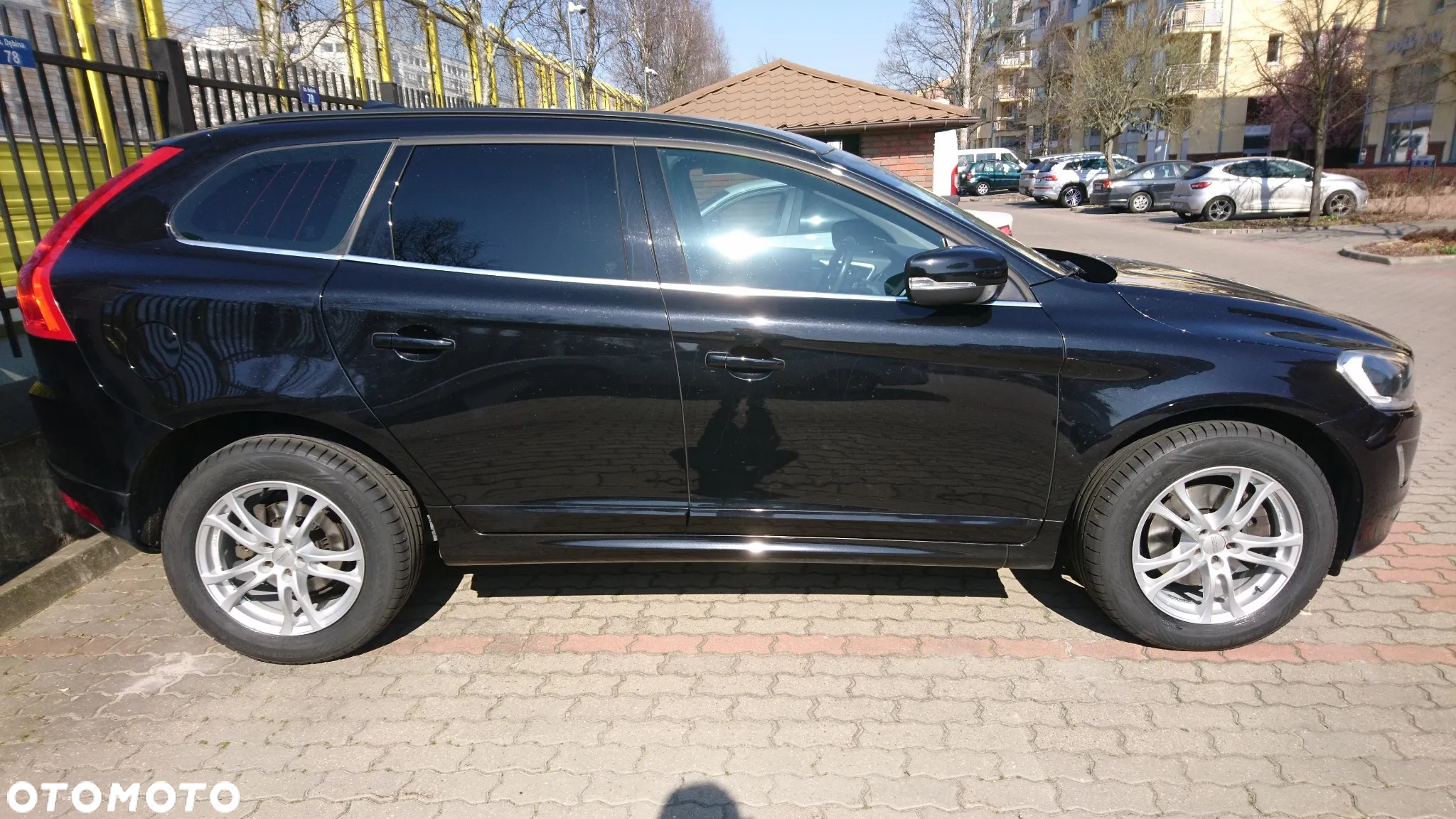 Volvo XC 60 D5 AWD Momentum - 4