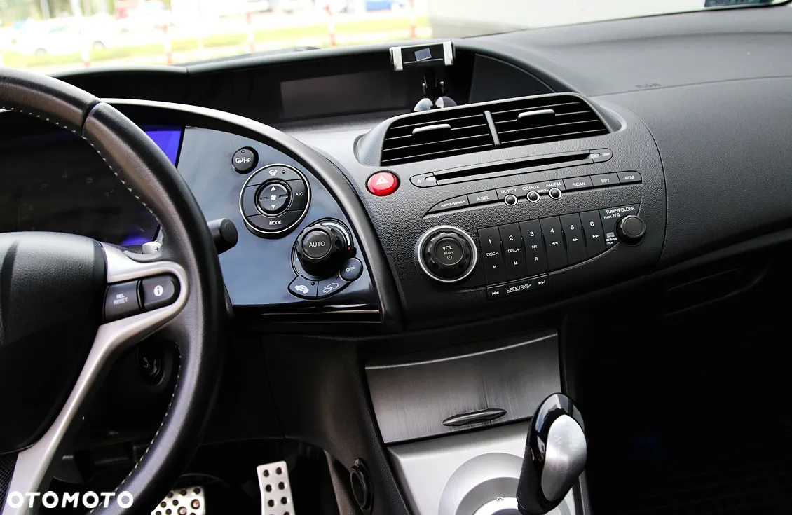 Honda Civic 1.8 TypeS + i-SHIFT - 24