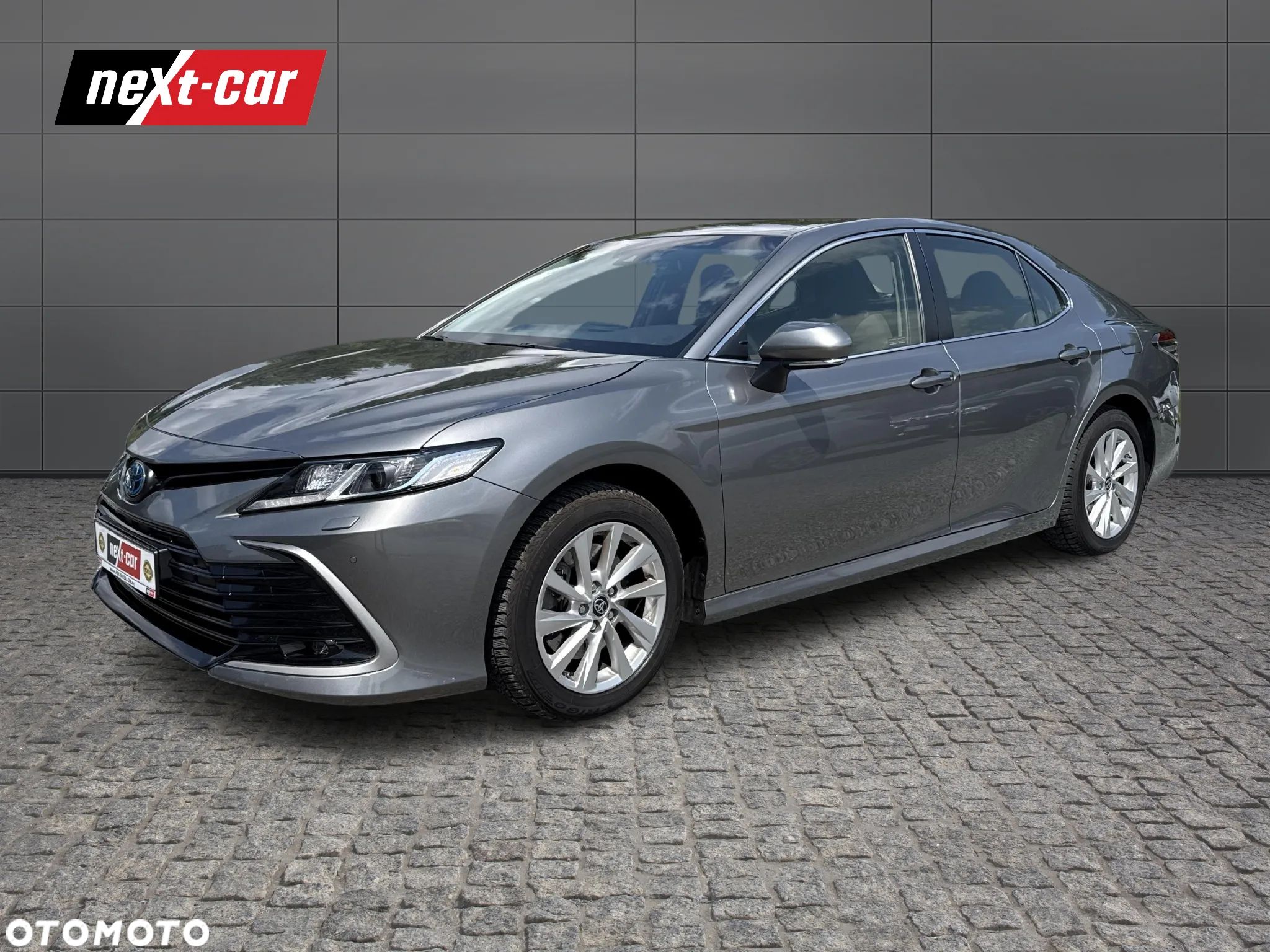 Toyota Camry 2.5 Hybrid Comfort CVT - 1
