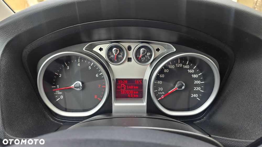 Ford Focus 1.4 16V Trend - 34