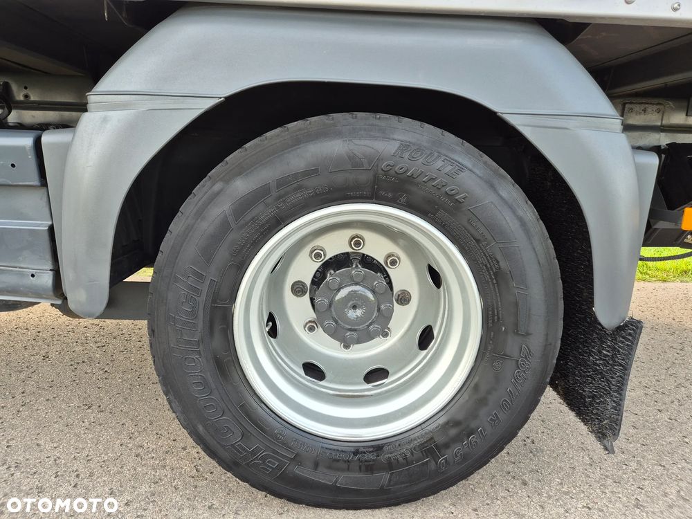 Mercedes-Benz Atego 1527 burto-firana z windą 7.2m SUPER STAN / GLOB / SYPIALNY / z Niemiec - 20