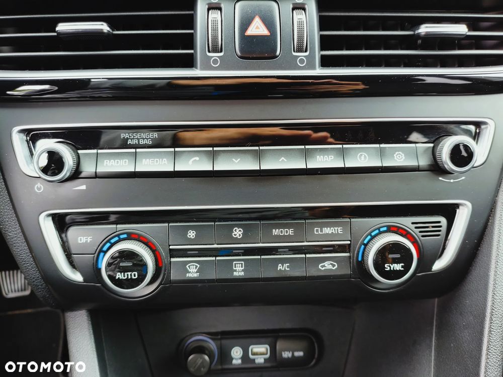 Kia Optima Sportagon 2.0 CVVL Vision - 32