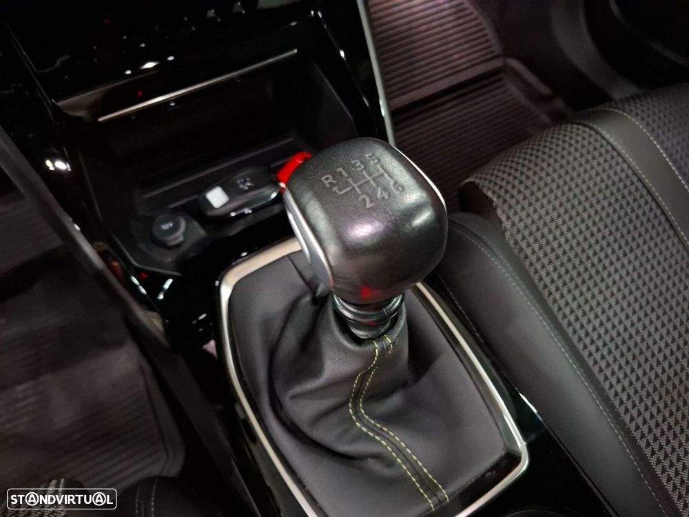 Peugeot 2008 1.2 PureTech GT Line - 18