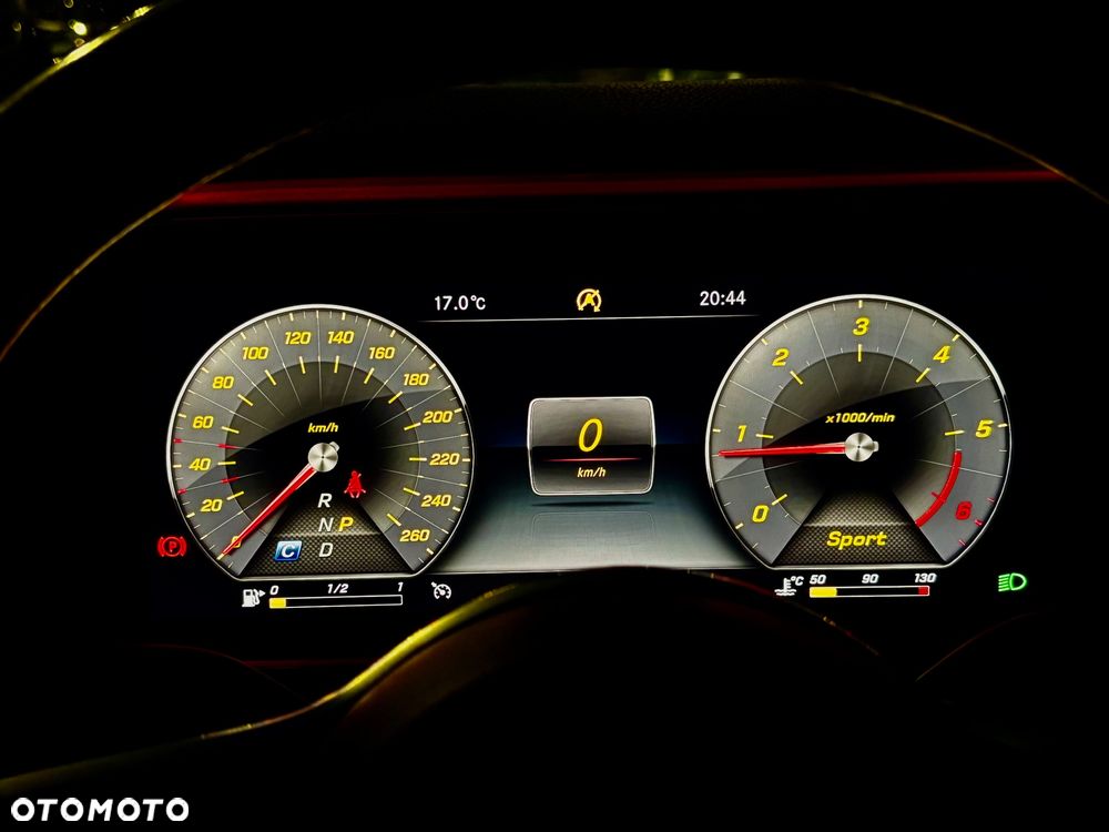 Mercedes-Benz Klasa E 220 d 4Matic 9G-TRONIC Avantgarde - 36