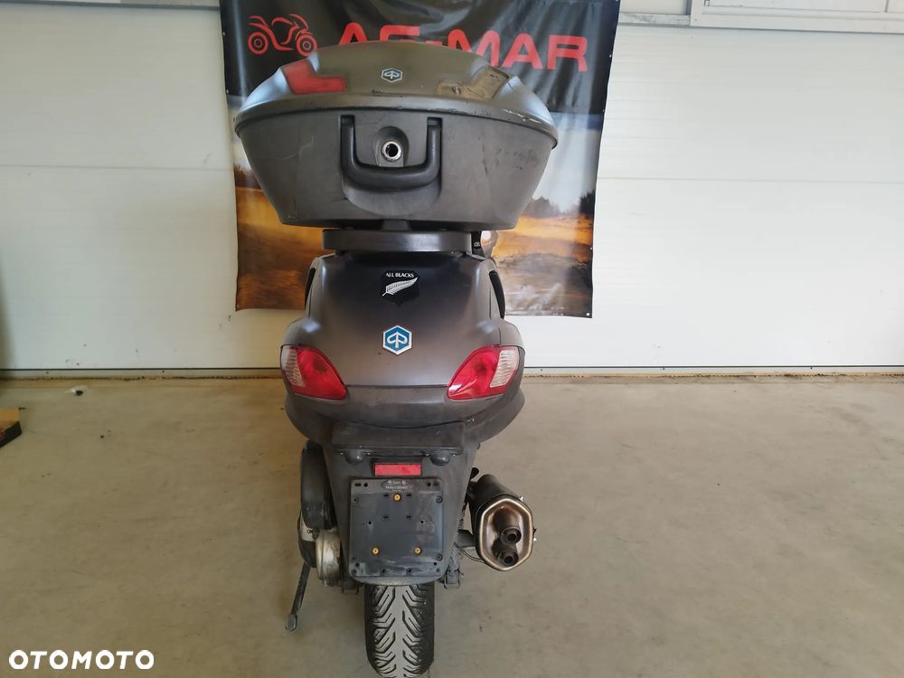 Piaggio MP-3 - 7