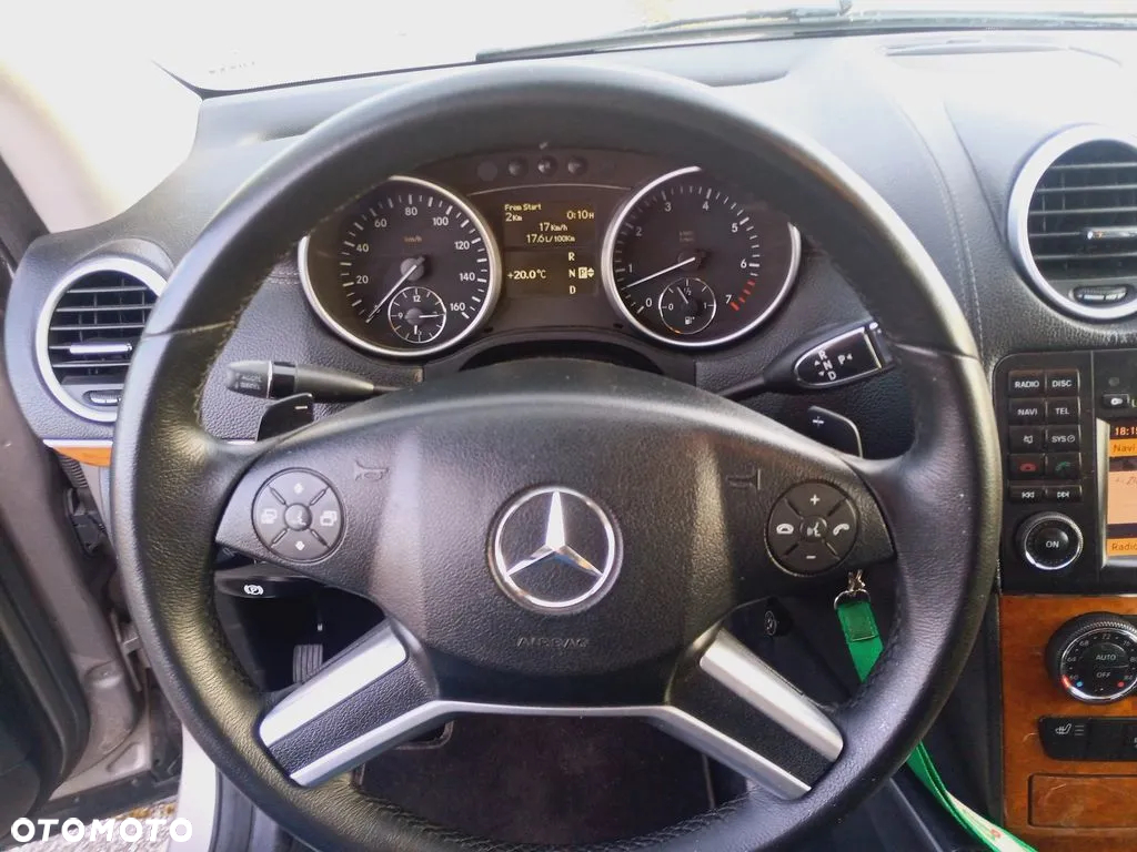 Mercedes-Benz GL 450 - 25