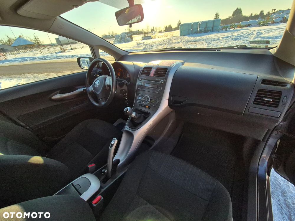 Toyota Auris 2.0 D-4D Sol - 24