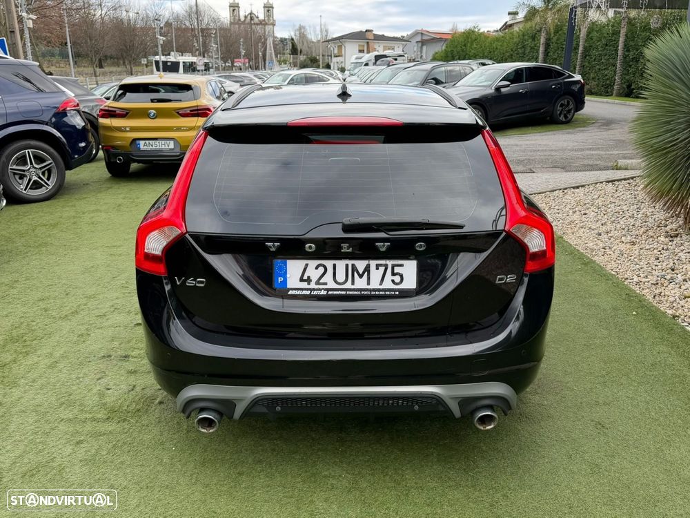 Volvo V60 2.0 D2 R-Design - 12