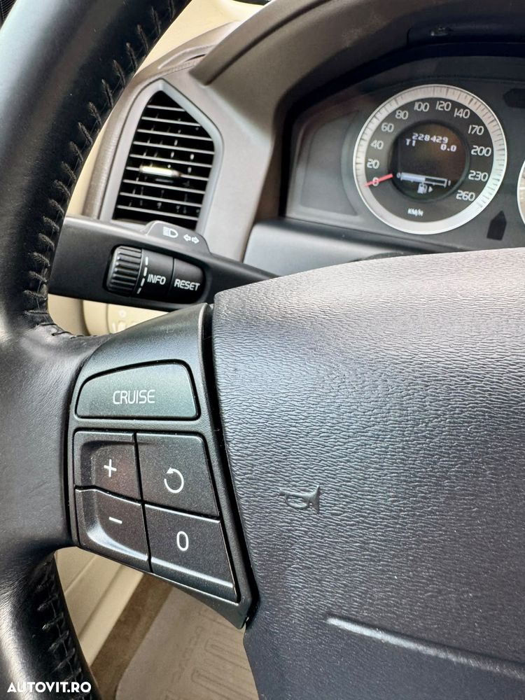 Volvo XC 60 D4 AWD Geartronic Summum - 23