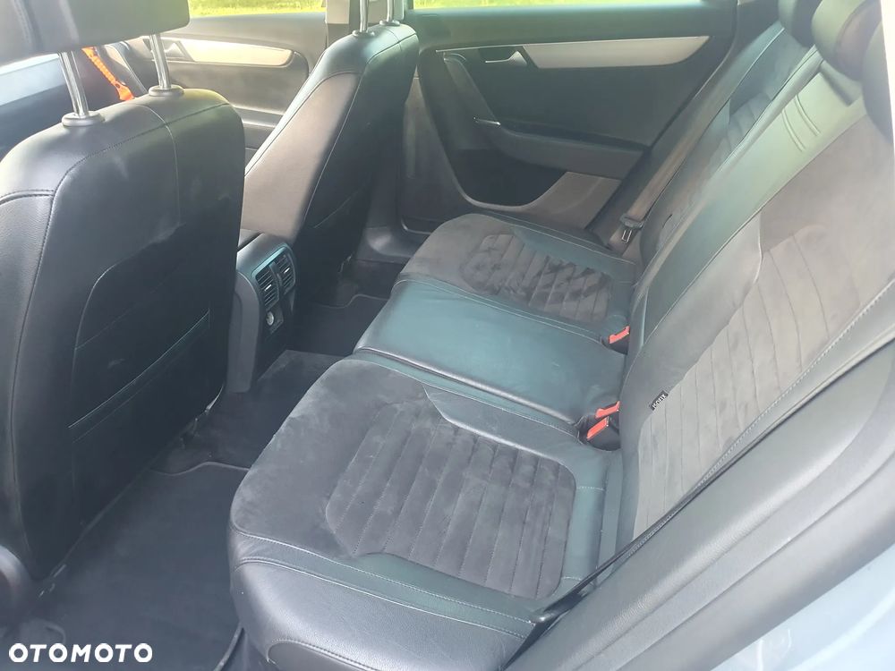 Volkswagen Passat 2.0 TDI Comfortline - 22