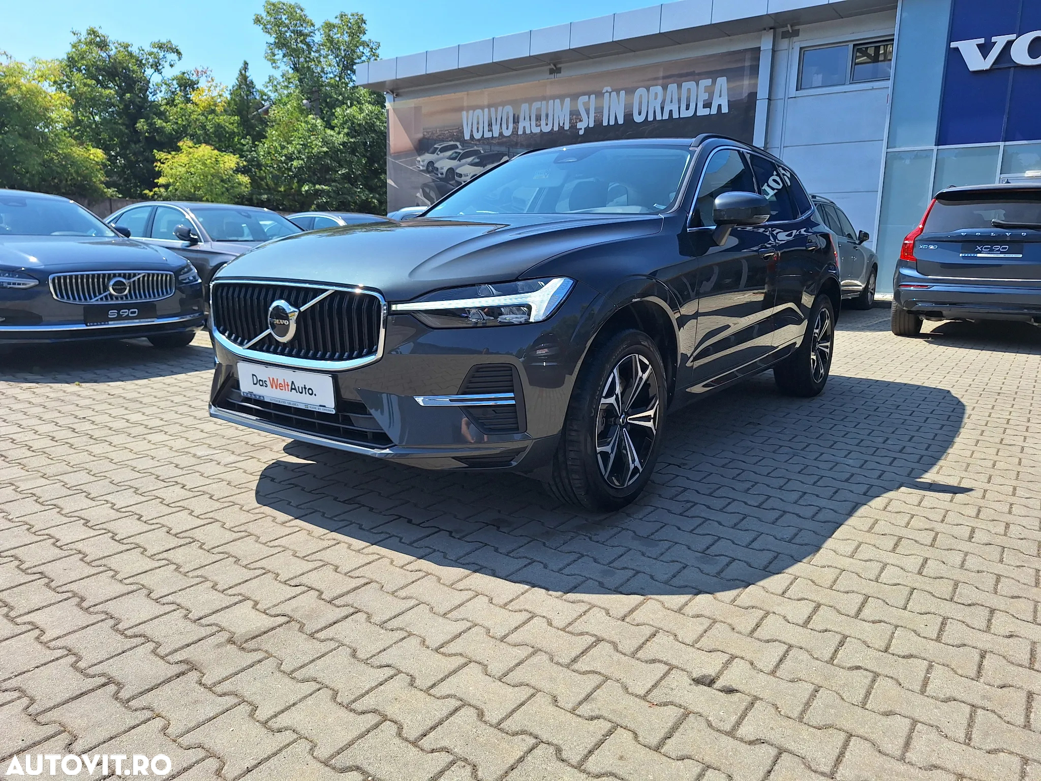 Volvo XC 60 B4 MHEV AWD Momentum Pro - 3