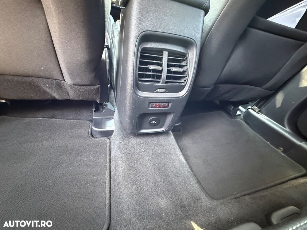 Ford Kuga 2.5 Duratec AWD FHEV Titanium - 27