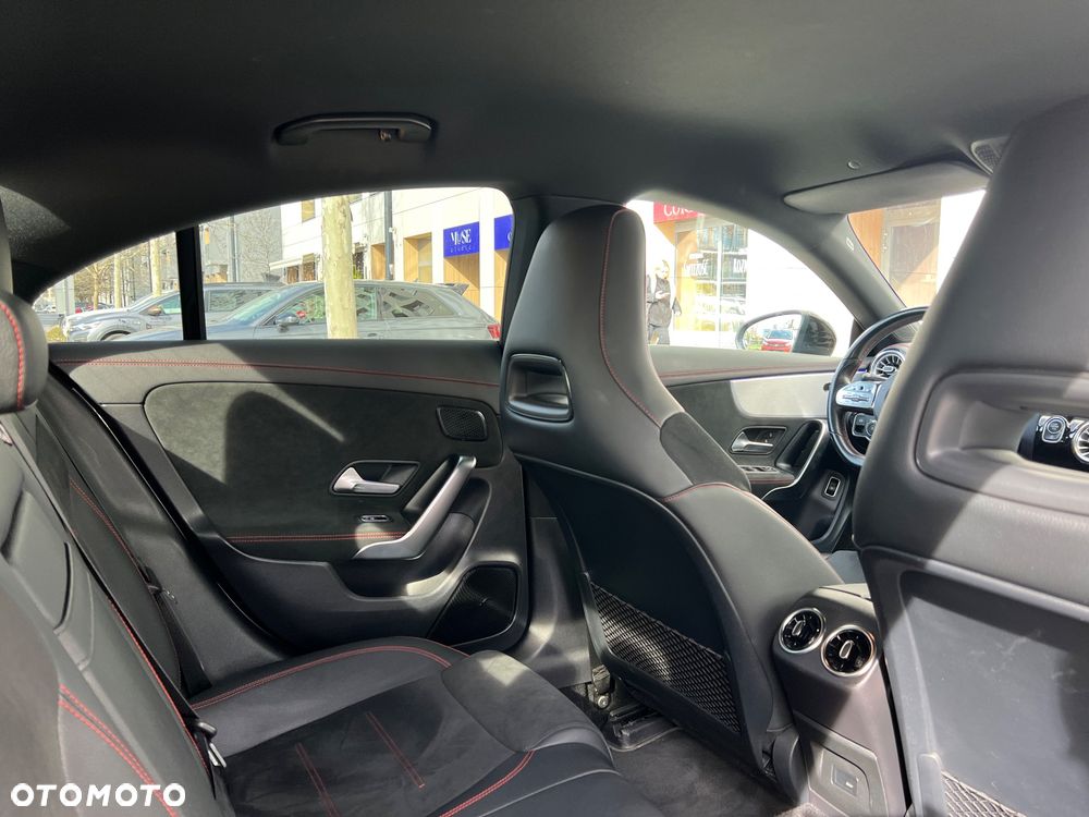 Mercedes-Benz CLA 250 4-Matic AMG Line 7G-DCT - 26