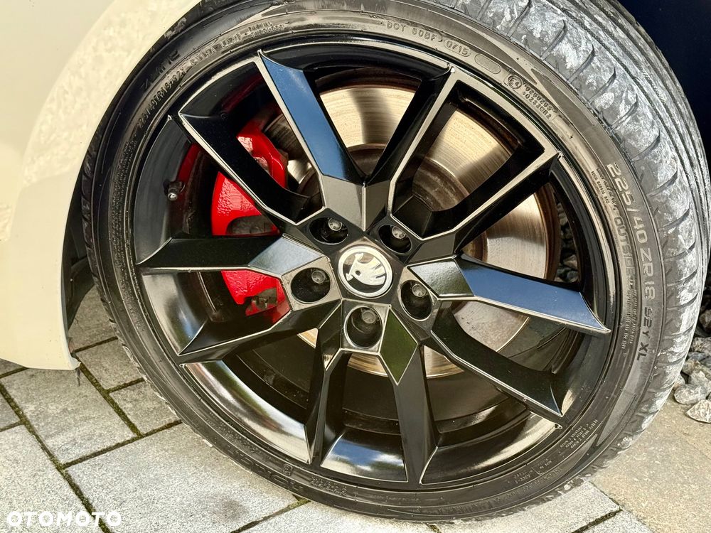 Skoda Octavia 2.0 TSI (Green tec) RS - 16
