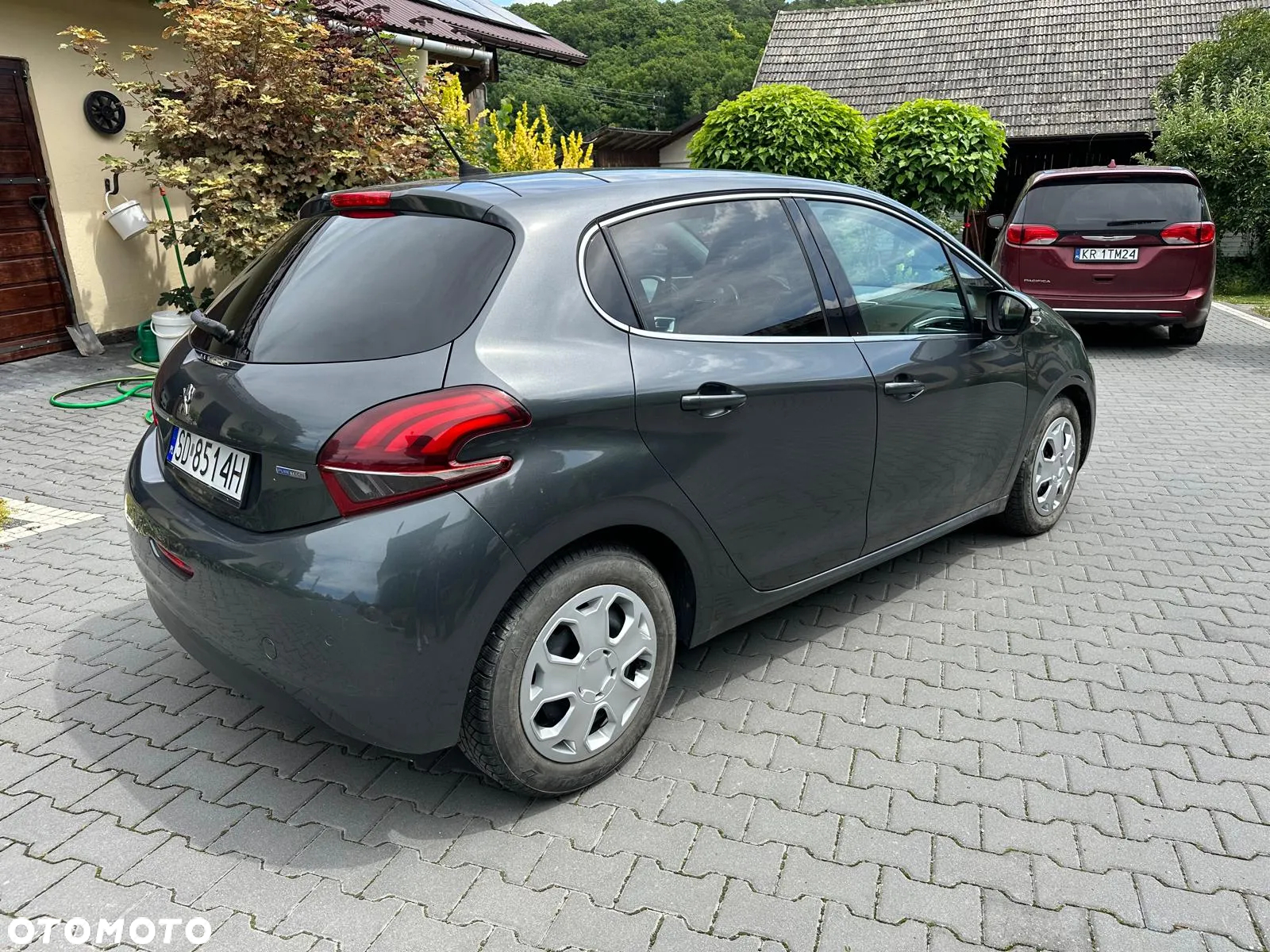 Peugeot 208 1.2 PureTech GPF Signature S&S - 8