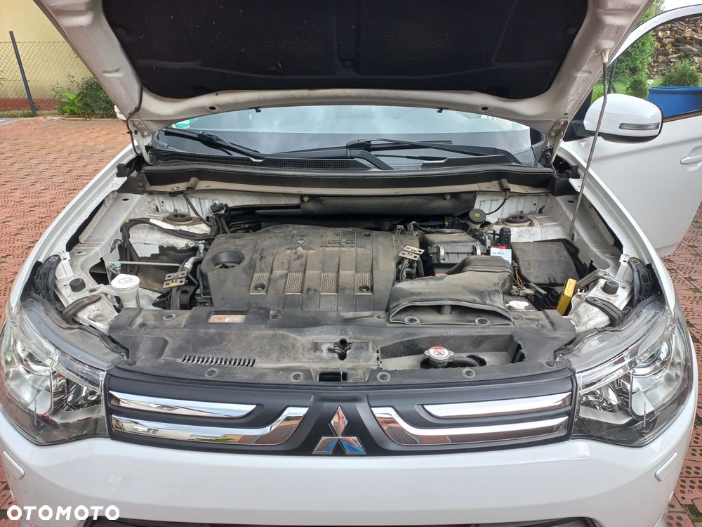 Mitsubishi Outlander 2.2 DI-D 4WD Automatik Diamant Edition - 15