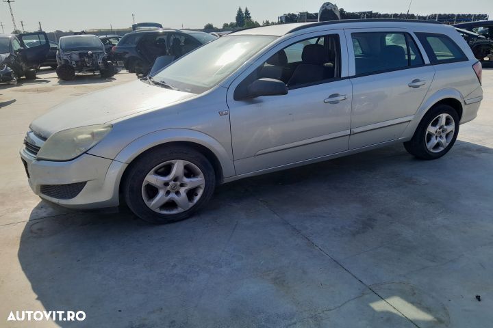 Dezmembrez Opel Astra H [2004 - 2007] Hatchback 1.9 CDTI AT (120 hp) - 2