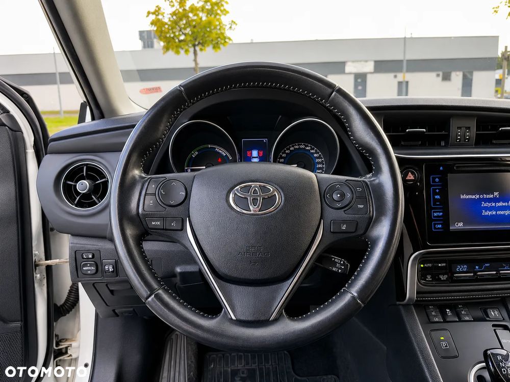 Toyota Auris - 13