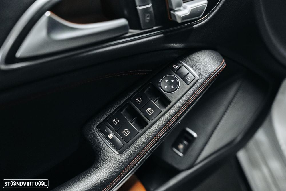 Mercedes-Benz CLA 45 AMG 4-Matic - 35