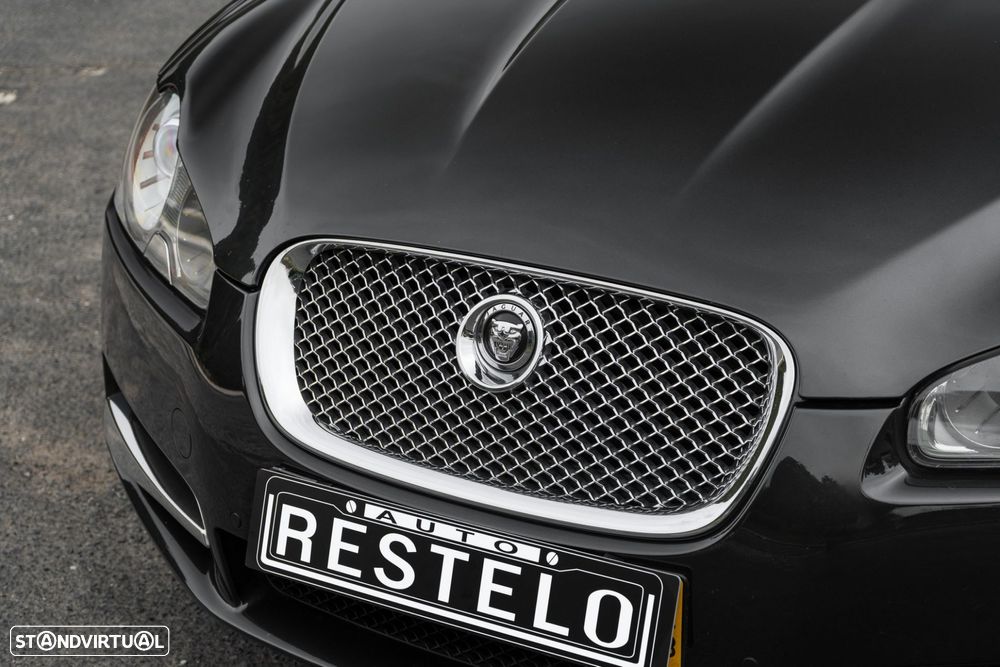 Jaguar XF 3.0 D V6 Luxury - 6