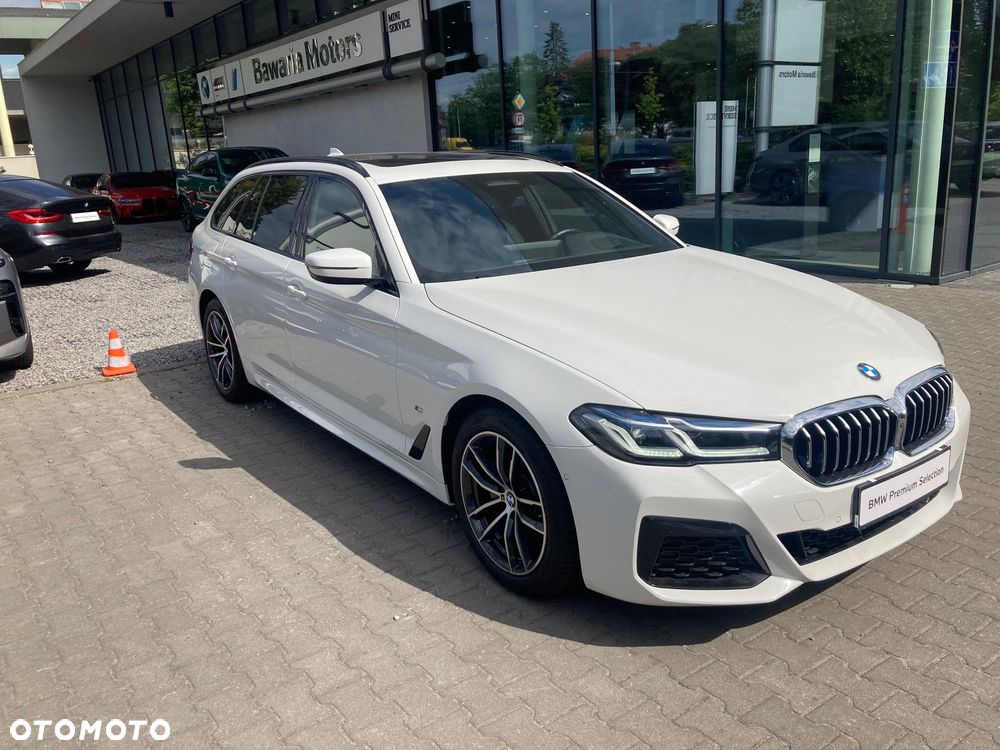 BMW Seria 5 520d xDrive mHEV M Sport sport - 2