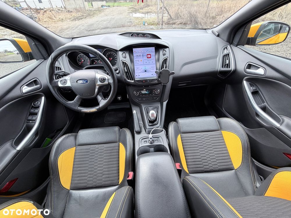 Ford Focus 2.0 EcoBoost ST - 6