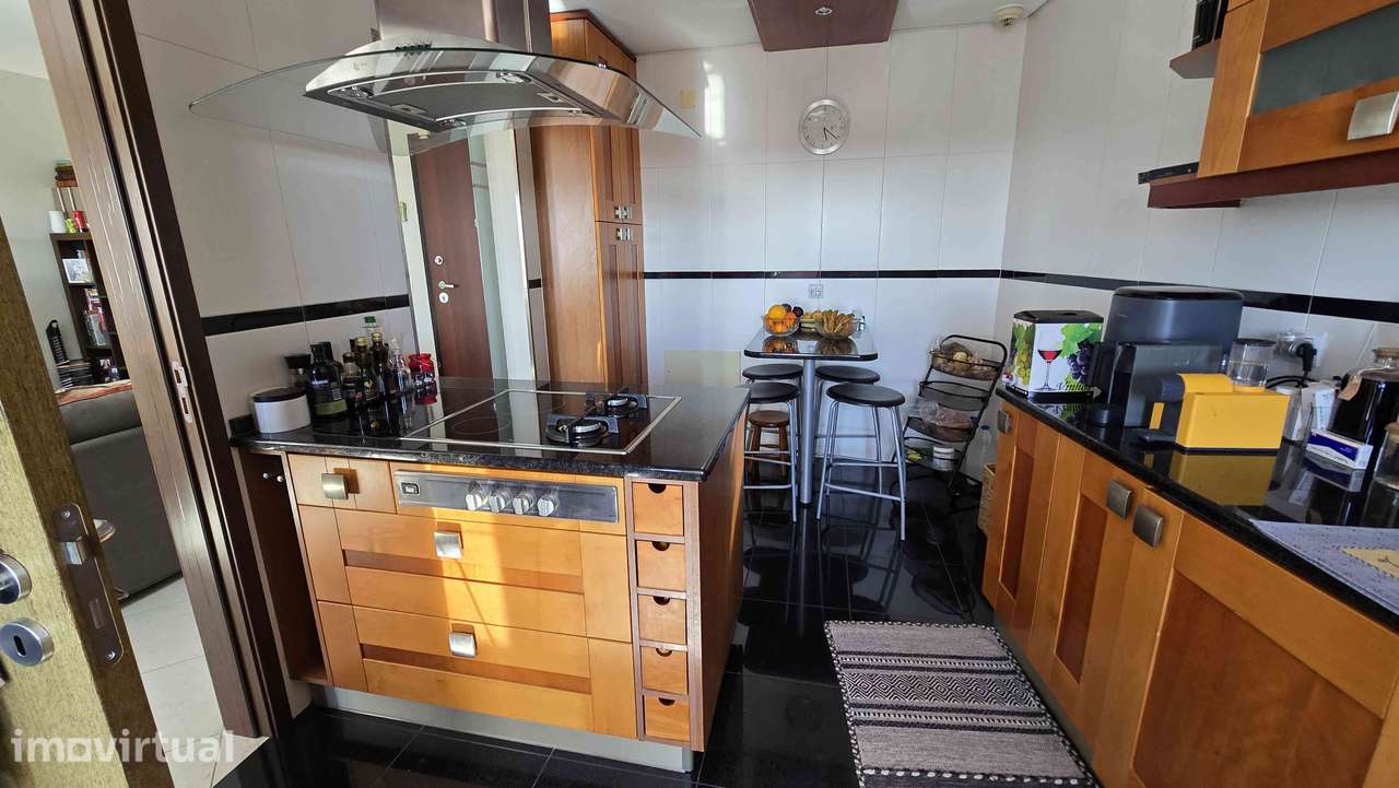 Apartamento T1 com ar condicionado e elevador - Grande imagem: 3/22