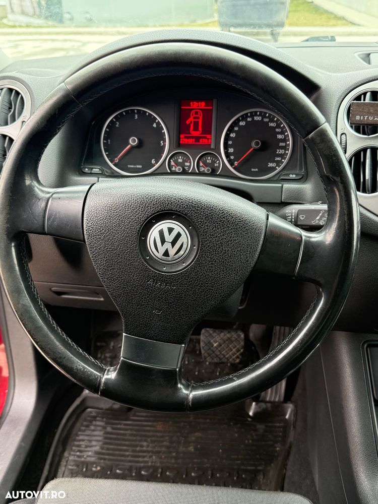 Volkswagen Tiguan - 12