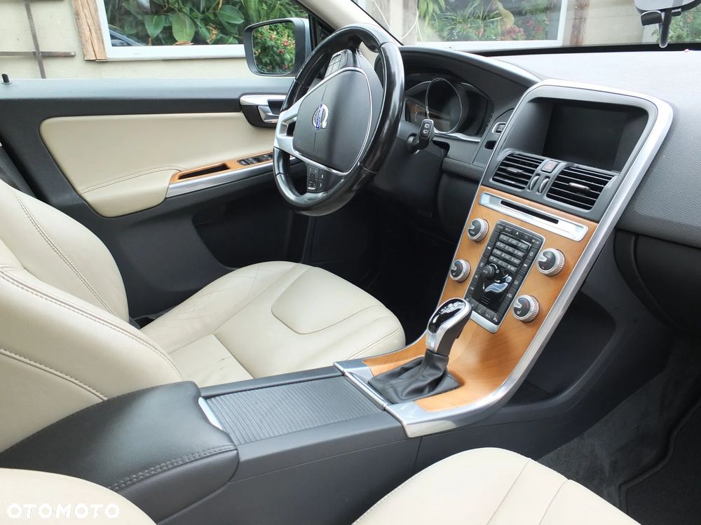 Volvo XC 60 T6 AWD Geartronic Summum - 12