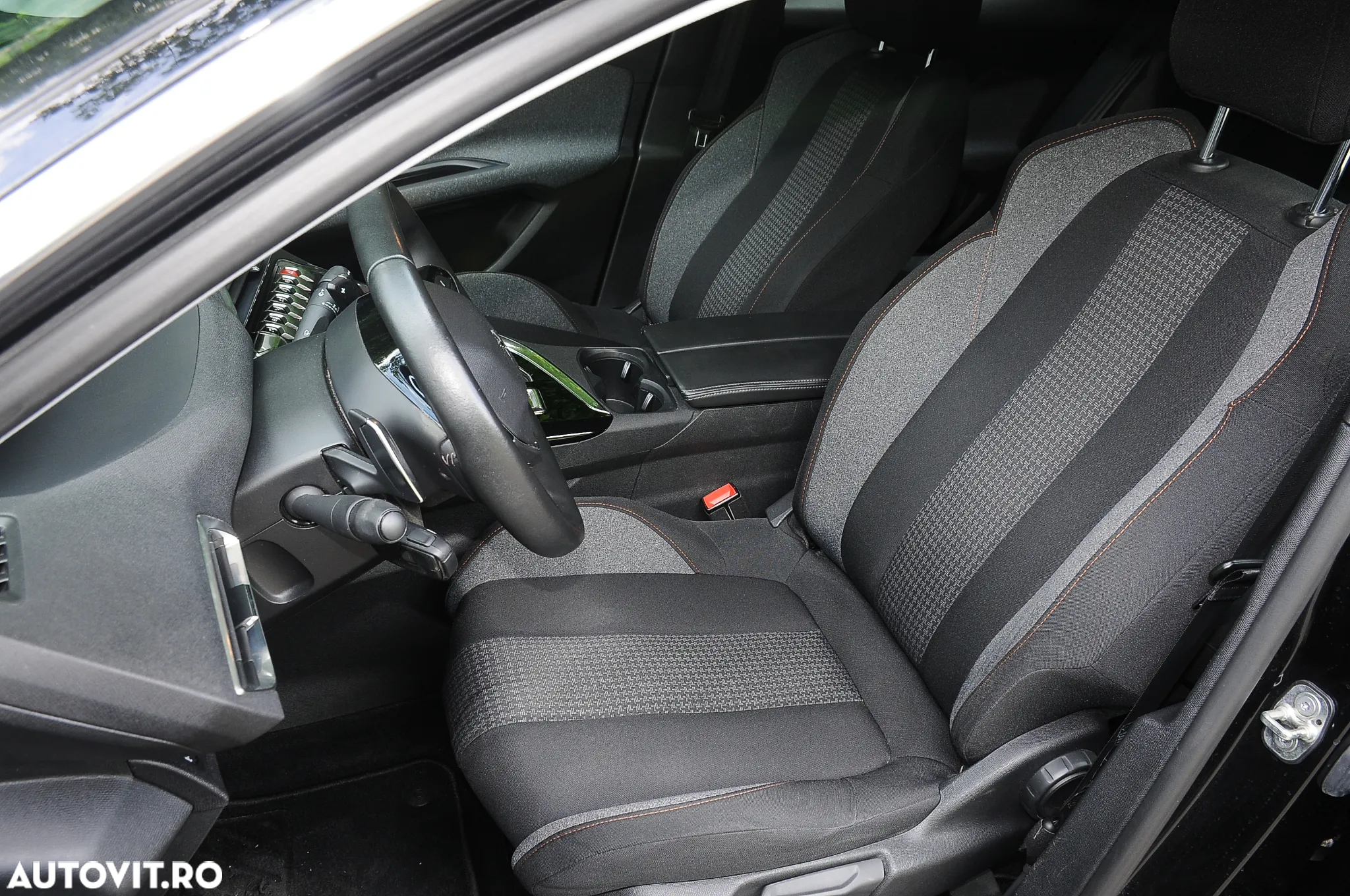 Peugeot 3008 BlueHDi 130 Stop & Start EAT8 Active Pack - 11