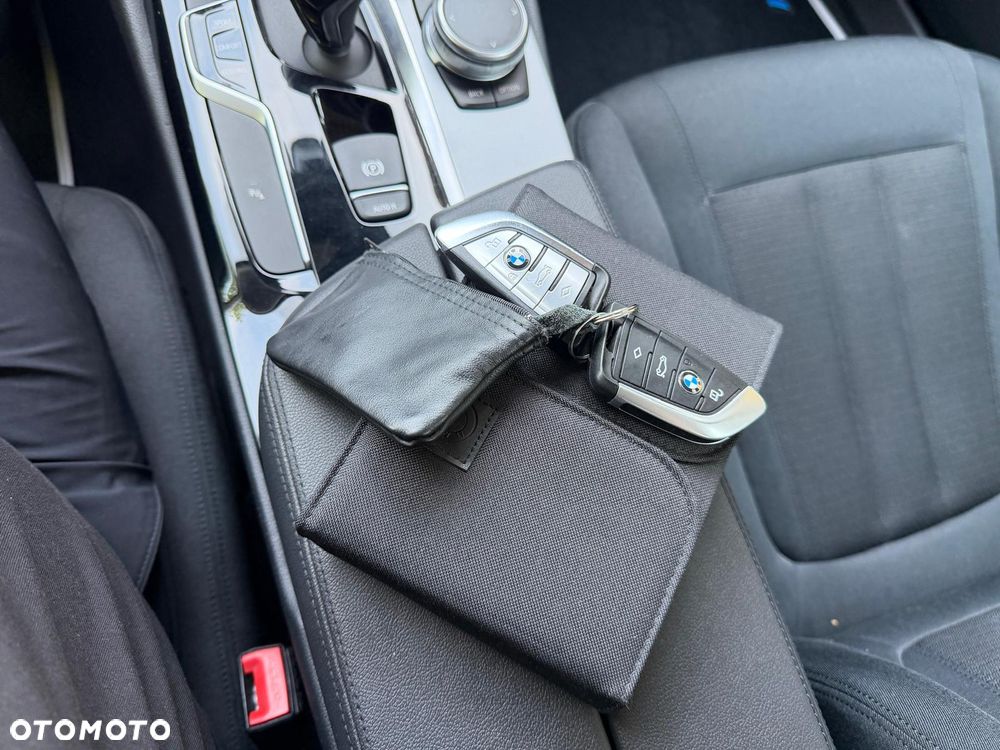 BMW Seria 5 520d Luxury Line - 19