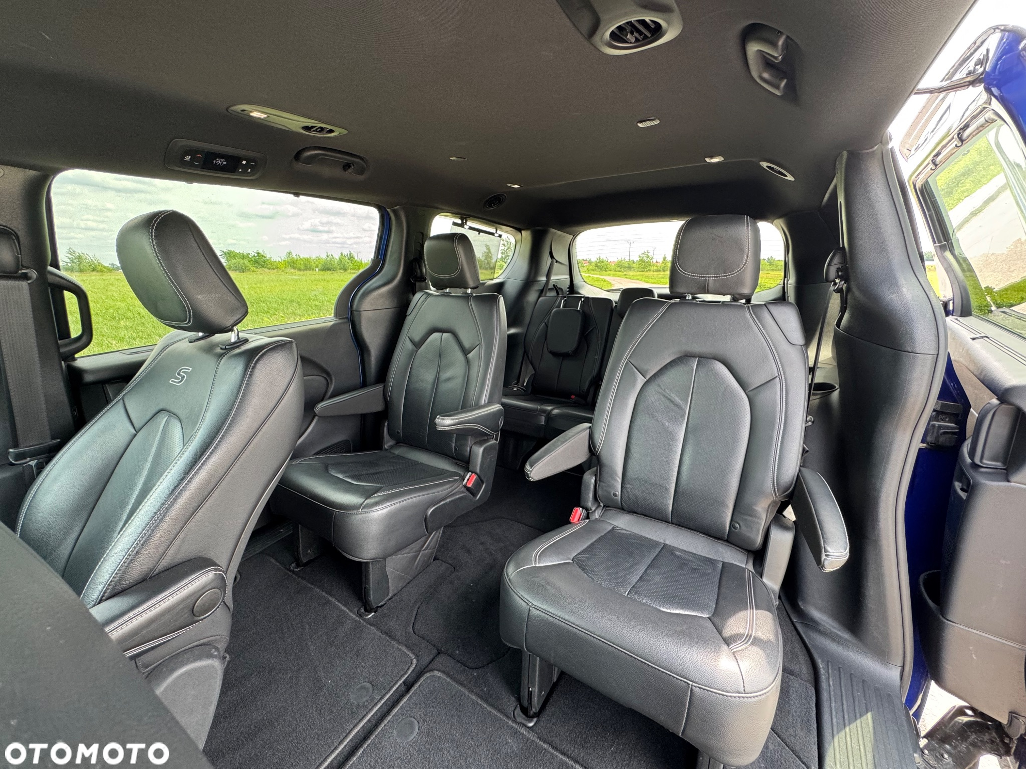 Chrysler Pacifica - 15