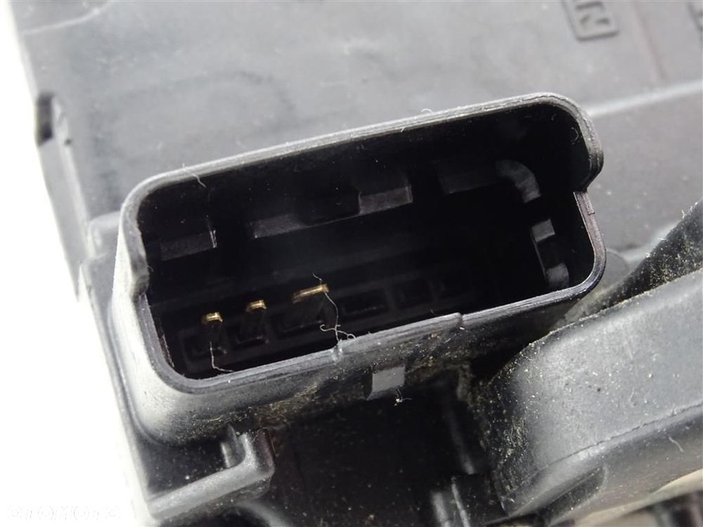 Zamek drzwi tył prawy INFINITI FX30 2003-2008 3 PINY - 6