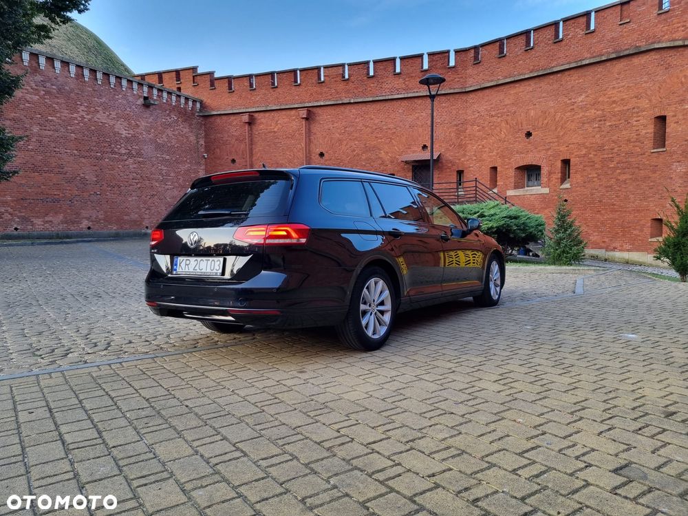 Volkswagen Passat 2.0 TDI SCR Comfortline - 18