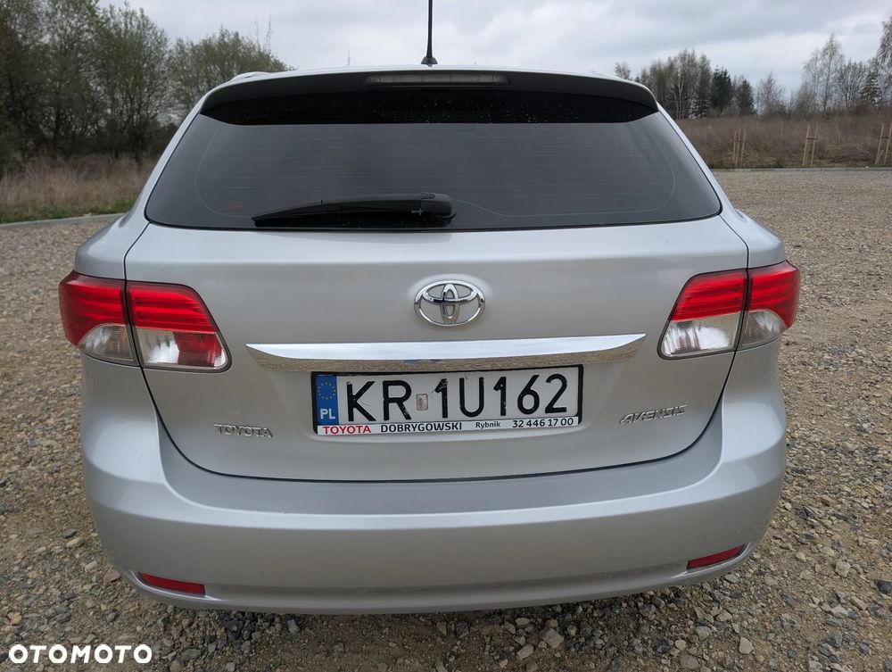 Toyota Avensis 1.8 Premium EU5 - 16