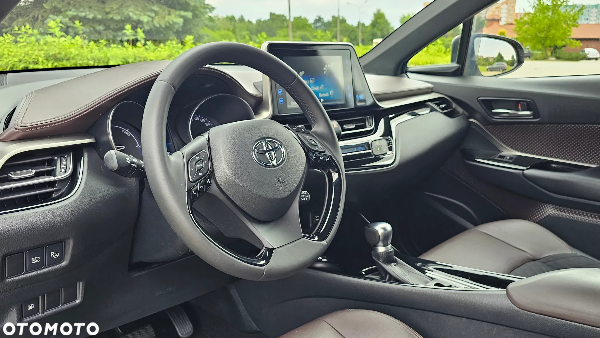 Toyota C-HR Hybrid Lounge - 32