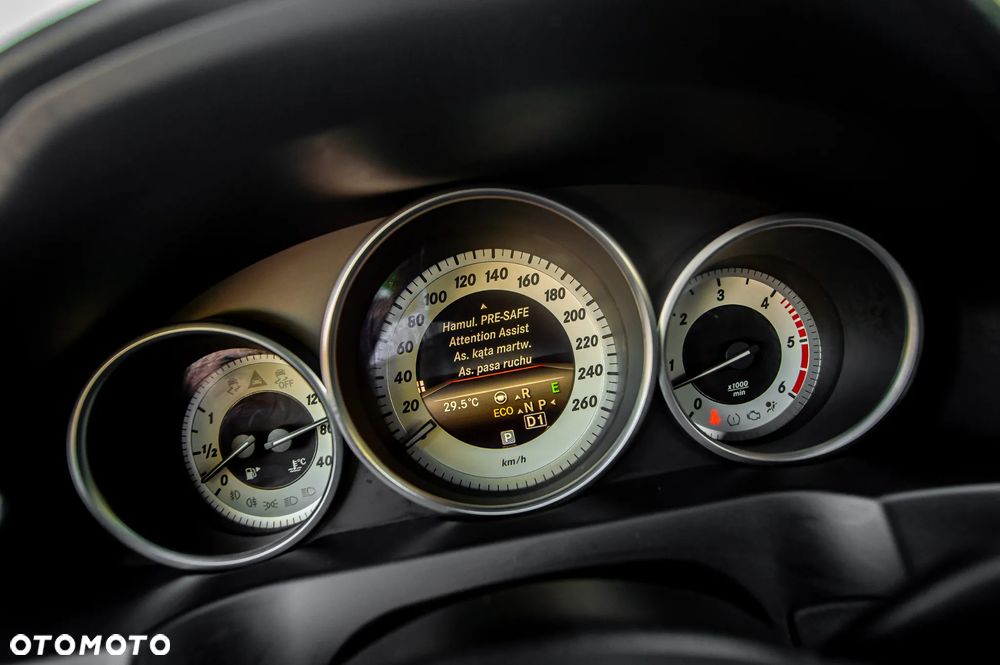 Mercedes-Benz Klasa E 350 BlueTEC 7G-TRONIC - 40