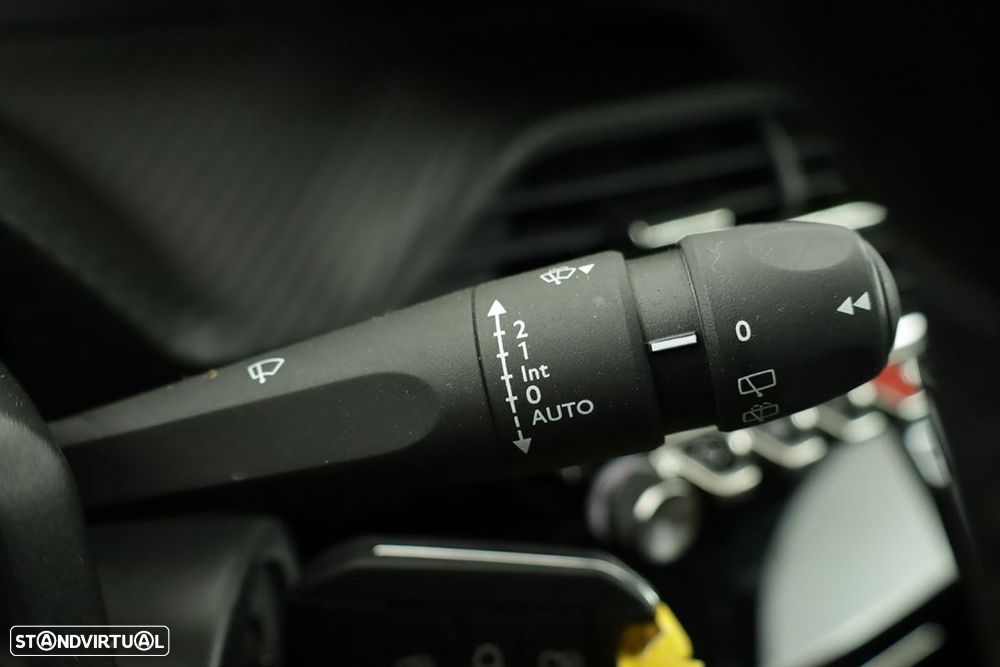 Peugeot 2008 1.2 PureTech Allure - 18