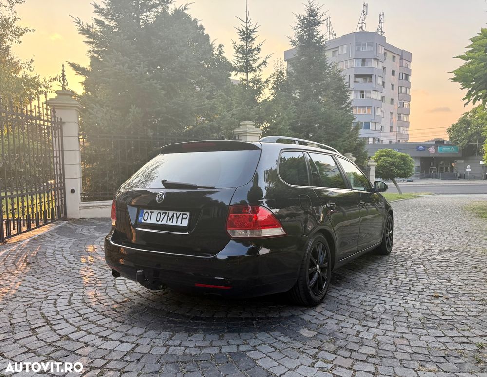 Volkswagen Golf 1.6 TDI DPF MATCH - 14