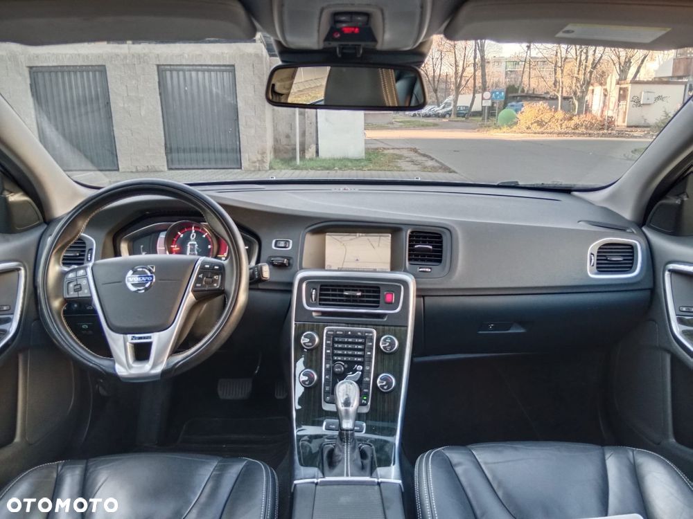 Volvo V60 D6 AWD Plug-in Hybrid Summum - 19