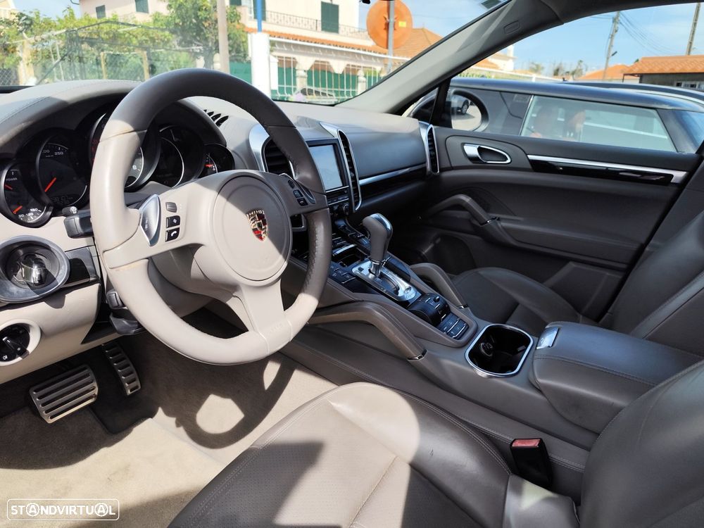 Porsche Cayenne S Hybrid - 26