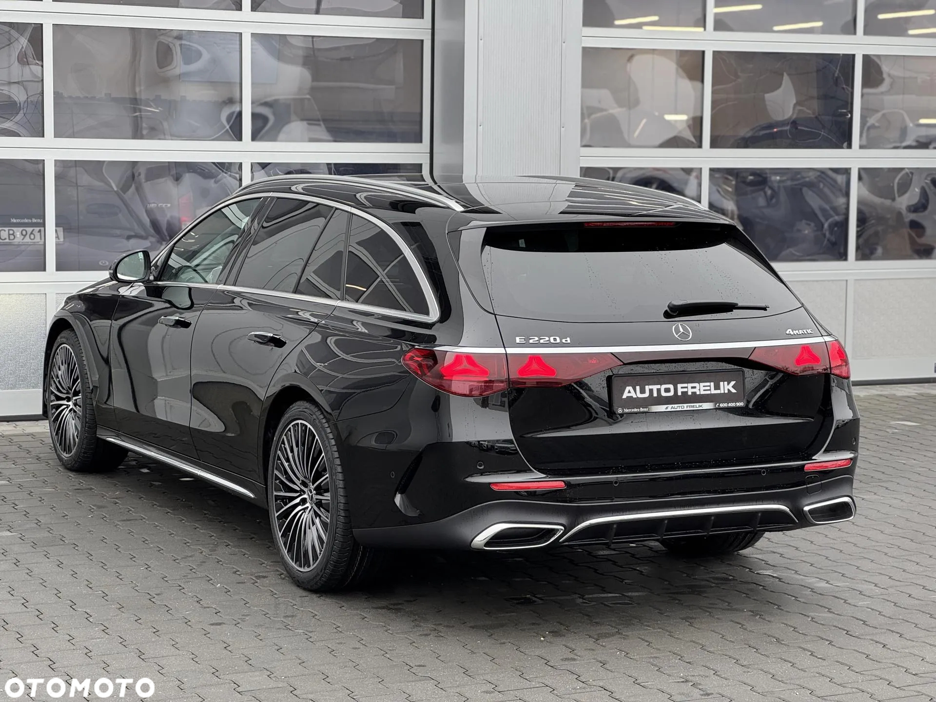Mercedes-Benz Klasa E 220 d 4Matic 9G-TRONIC - 11