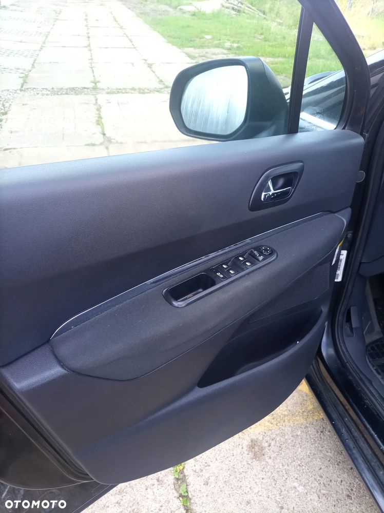Peugeot 5008 HDI FAP 110 Family - 11