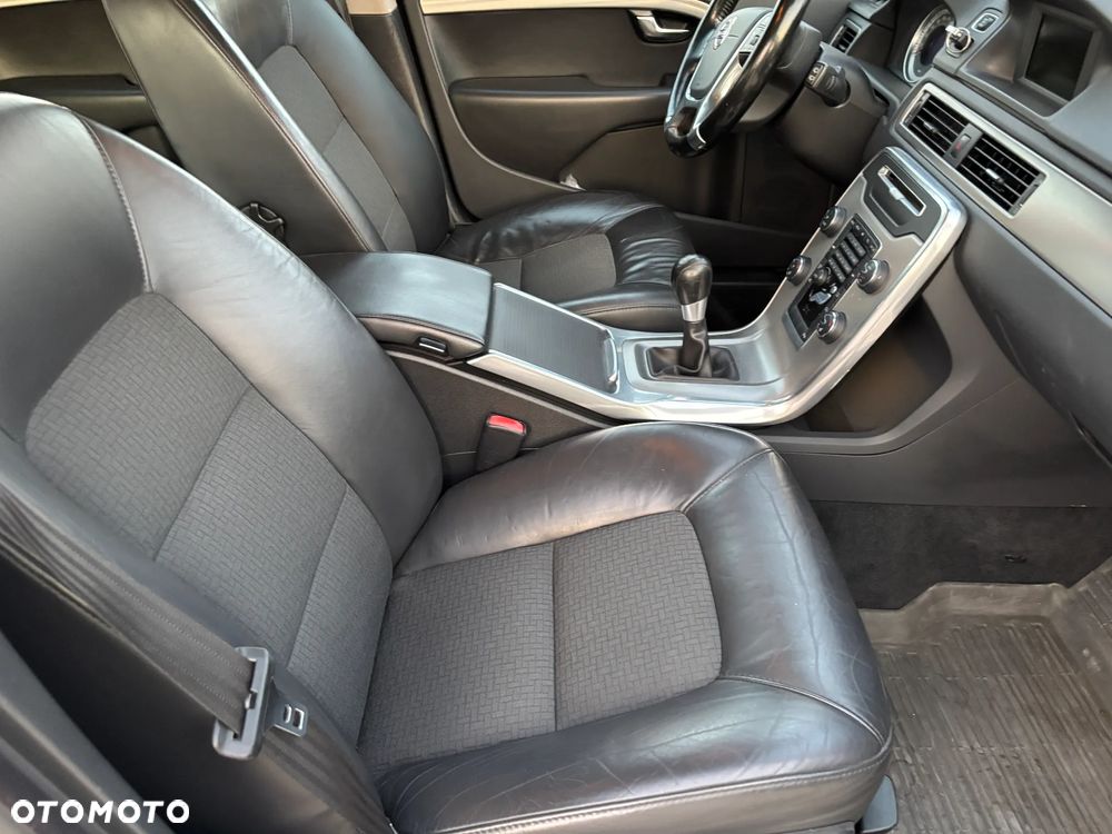 Volvo V70 2.5T Ocean Race - 11