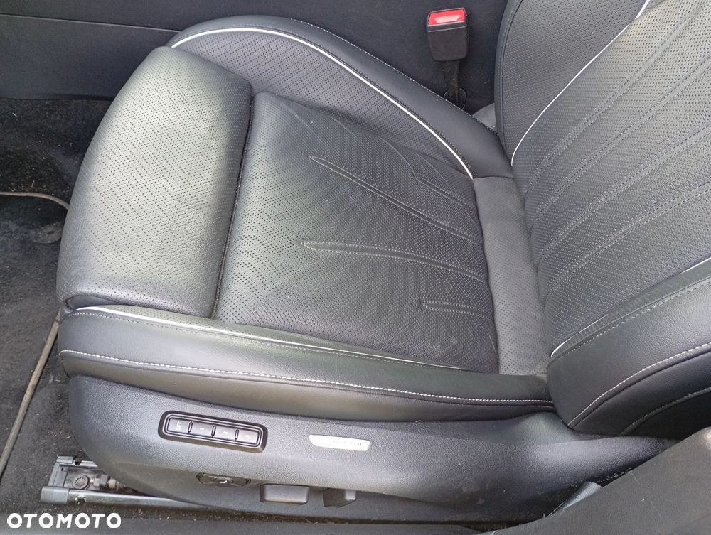 Volkswagen Passat 2.0 TDI SCR DSG 4Motion Elegance - 11