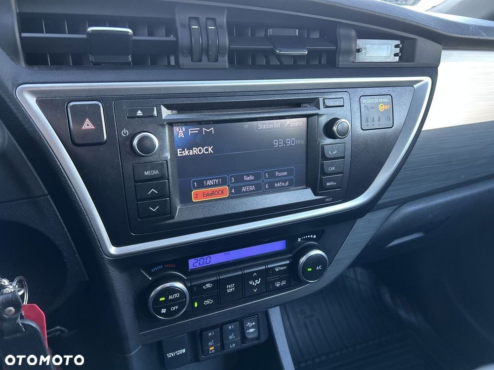 Toyota Auris 1.6 Premium Comfort - 17