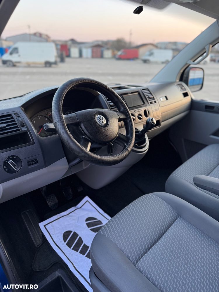 Volkswagen Transporter Shuttle Lang - 15