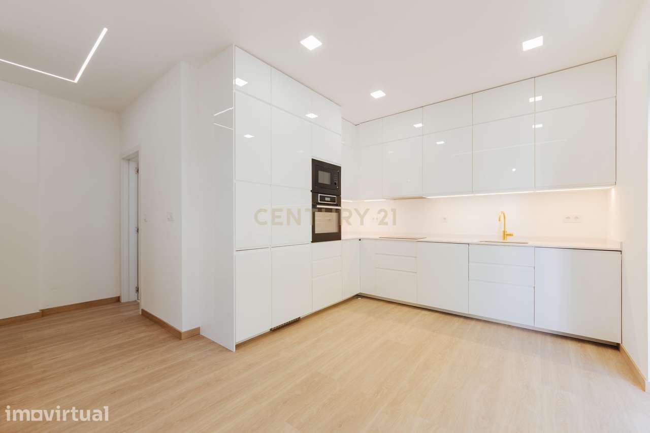 Apartamento Renovado em Moscavide, Loures - 2 Quartos e 2 WC - Grande imagem: 2/36